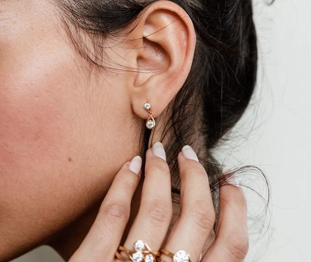 ELLE Loves: Pandora Double Brilliance Lab-Grown Diamond Drop Earrings