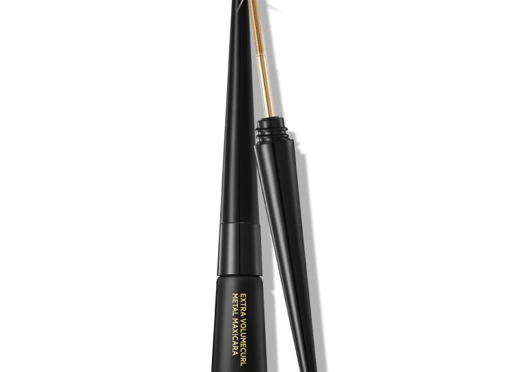 I Tried the Viral Neogen Metal Mascara Wand With No Bristles—Truth Be Told, I’m a Convert
